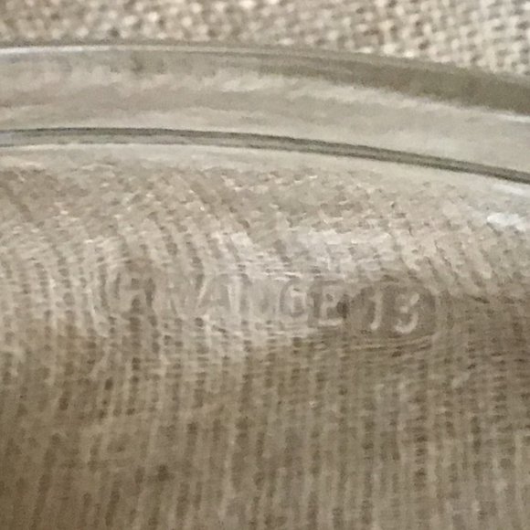 Clear Glass Serving Plate / Platter with Embossed Flower Motif - Picture 4 of 4